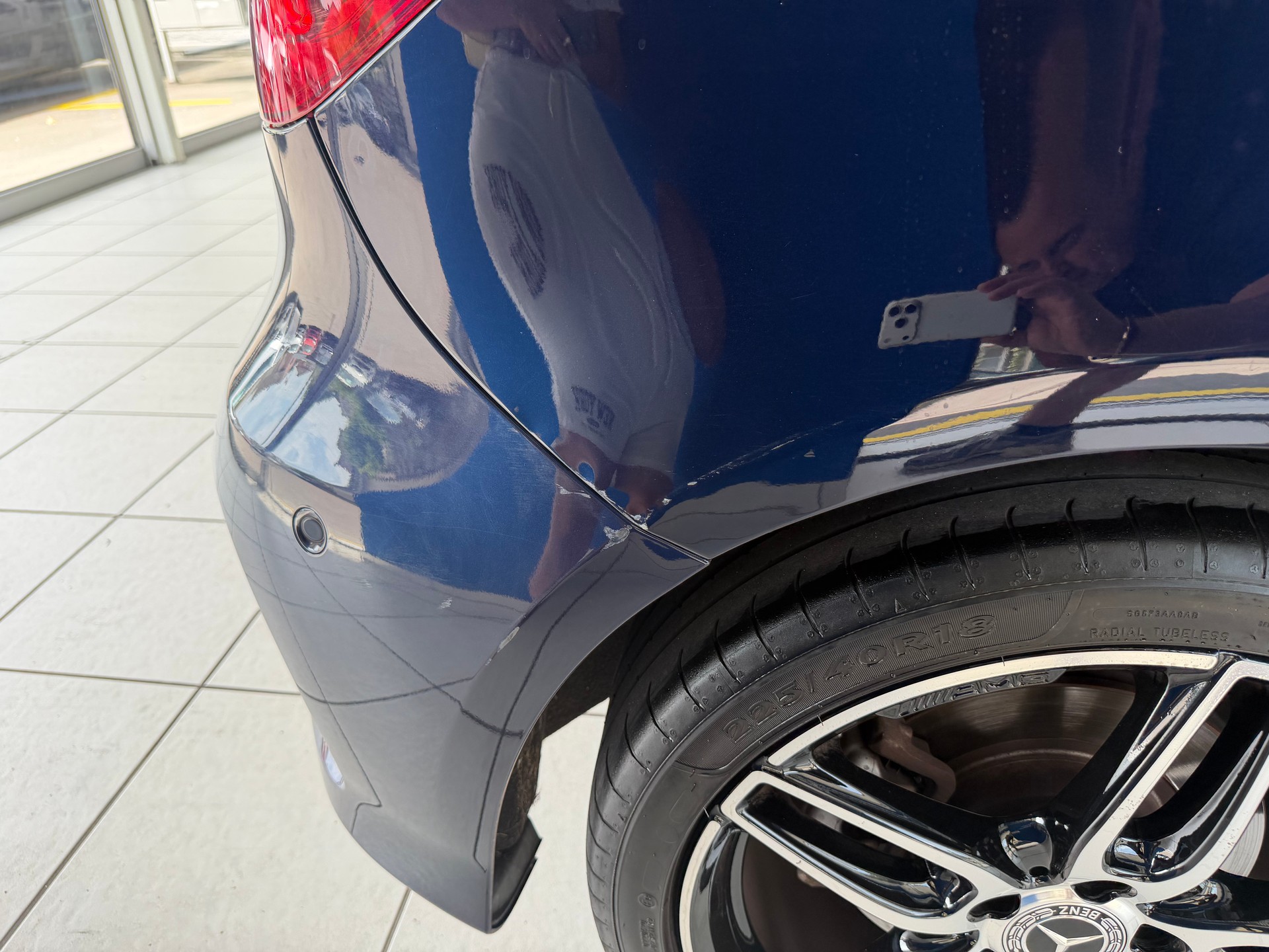 MERCEDES-BENZ A 220 AMG Line 4Matic 7G-DCT-image-19