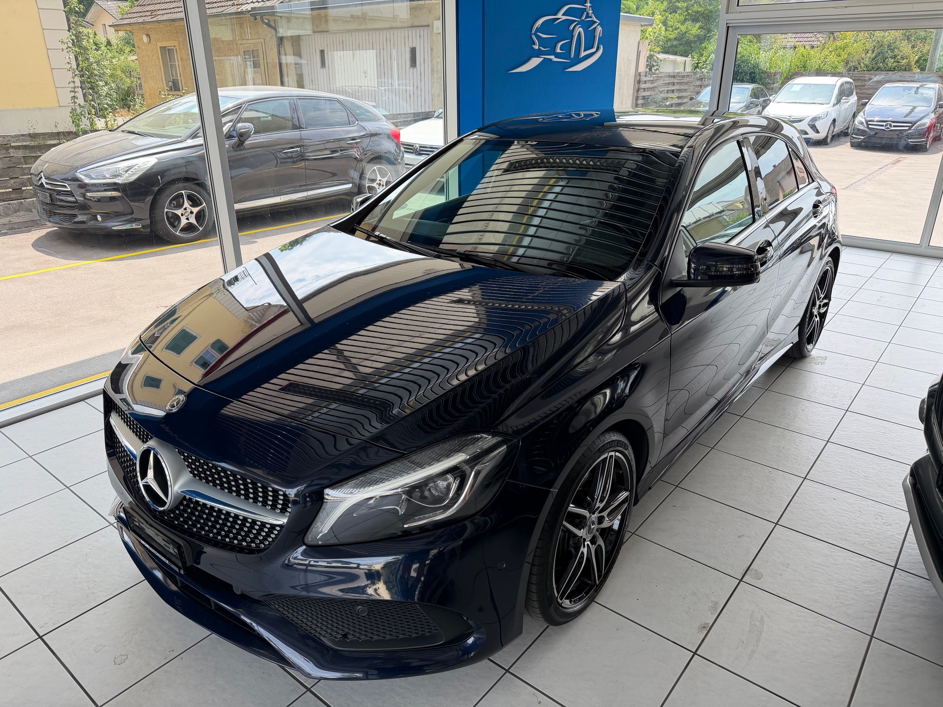 MERCEDES-BENZ A 220 AMG Line 4Matic 7G-DCT-image-0