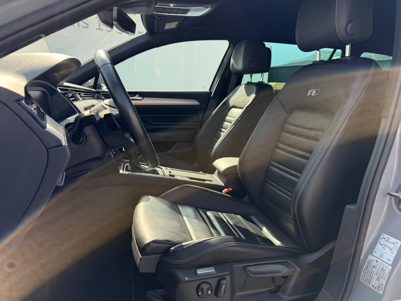 VW Passat Variant 2.0 TSI R-Line Edition 4Motion DSG-image-6