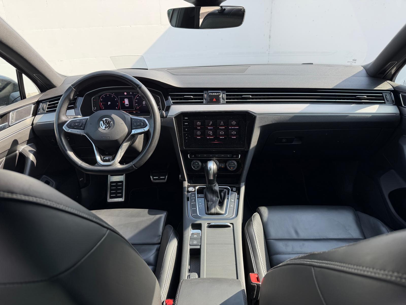 VW Passat Variant 2.0 TSI R-Line Edition 4Motion DSG-image-9