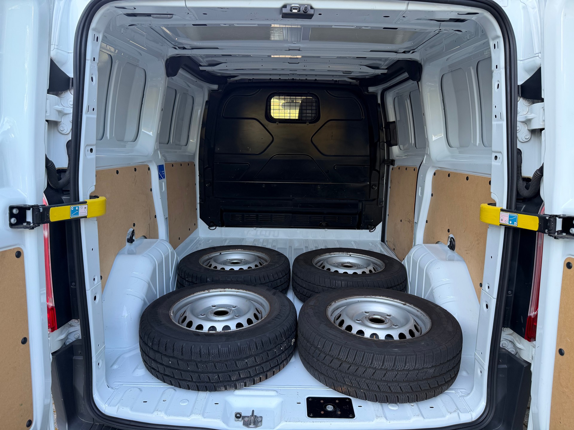 FORD Transit Custom Van 310 L1H1 / 1 Hand / Top Zustand / Frisch ab MFK / Service gepflegt / 36 Monate Garantie / 8 Fach /Nur 67tkm-image-13
