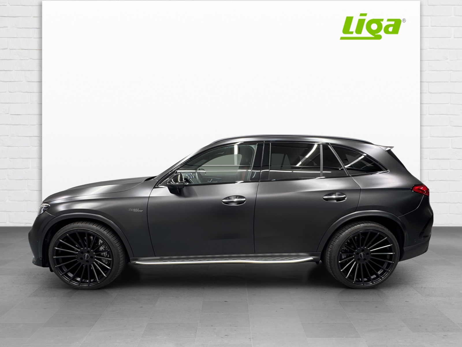MERCEDES-BENZ AMG GLC 43 4Matic Executive Ed.-showroom-element-2