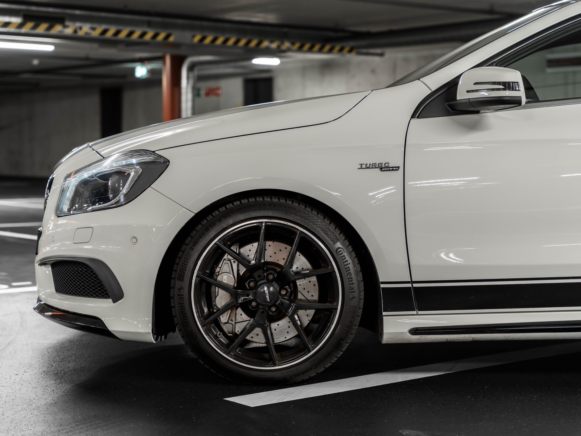 MERCEDES-BENZ A 45 AMG 4Matic Speedshift 7G-DCT-showroom-element-3