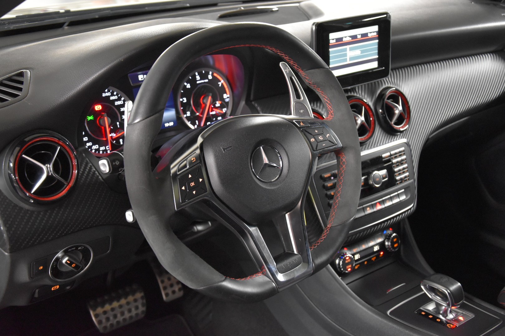 MERCEDES-BENZ A 45 AMG 4Matic Speedshift 7G-DCT-image-17