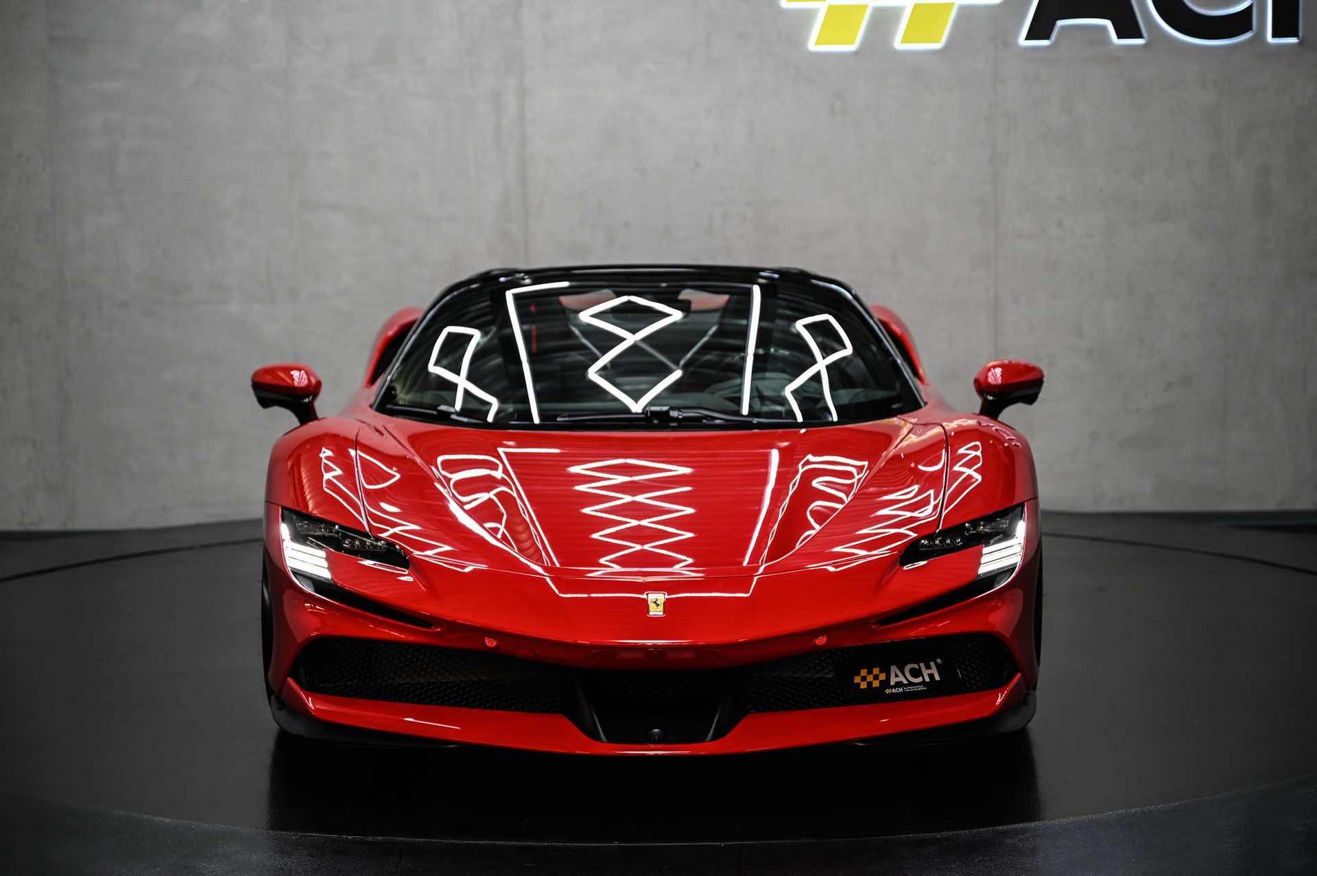 FERRARI SF90 Spider-image-1