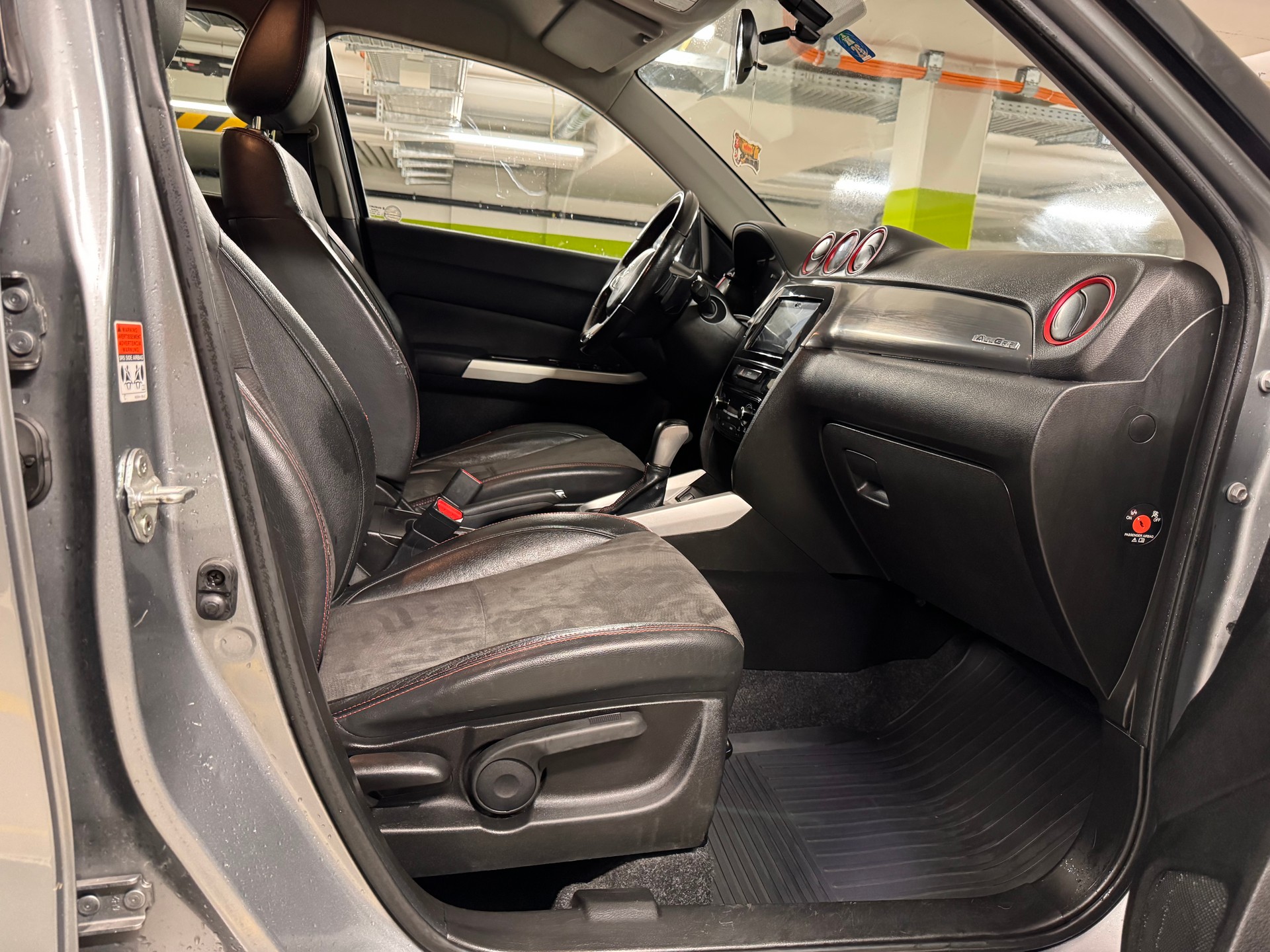 SUZUKI Vitara 1.4 Boosterjet Compact Top Automatic-image-9