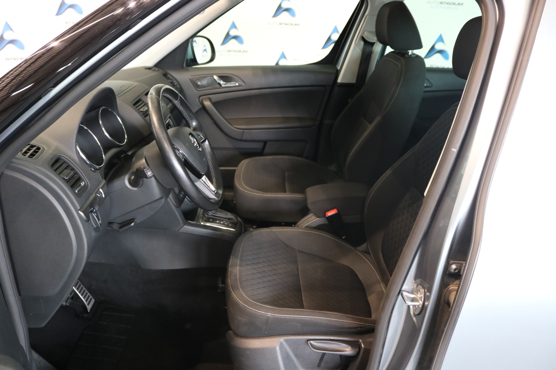 SKODA Yeti 1.4 TSI Ambition 4x4 DSG-image-48