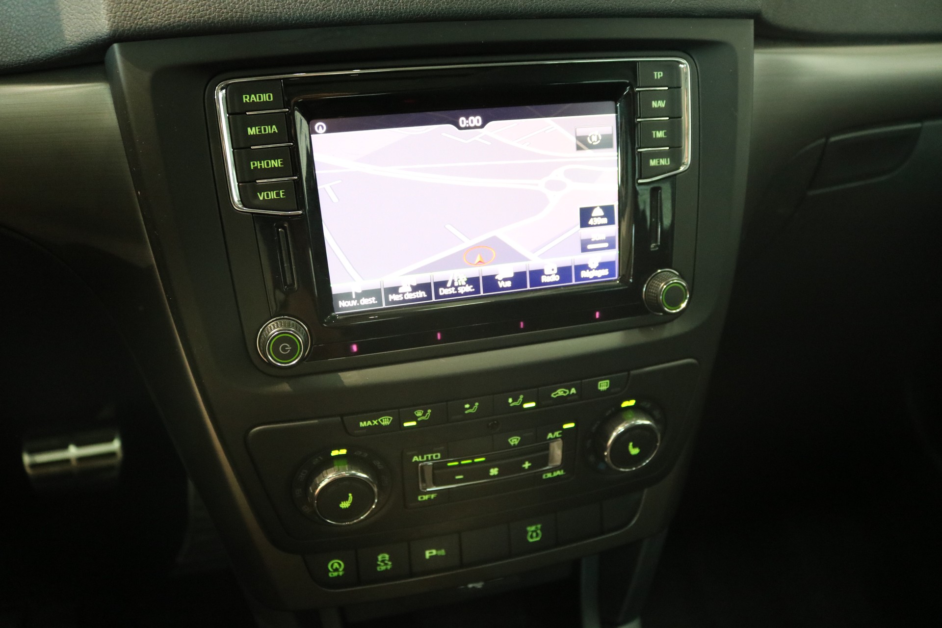SKODA Yeti 1.4 TSI Ambition 4x4 DSG-image-55