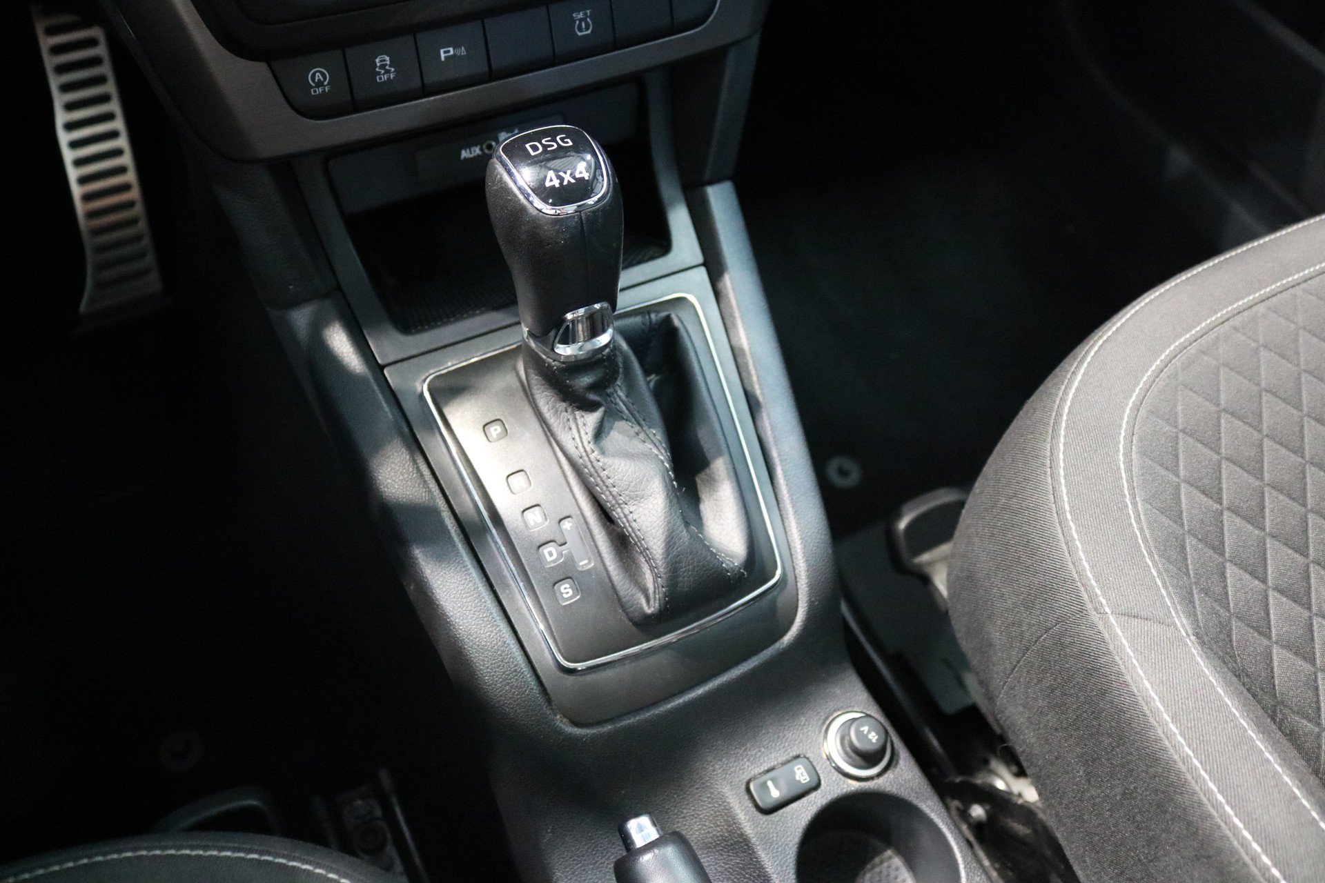 SKODA Yeti 1.4 TSI Ambition 4x4 DSG-image-52