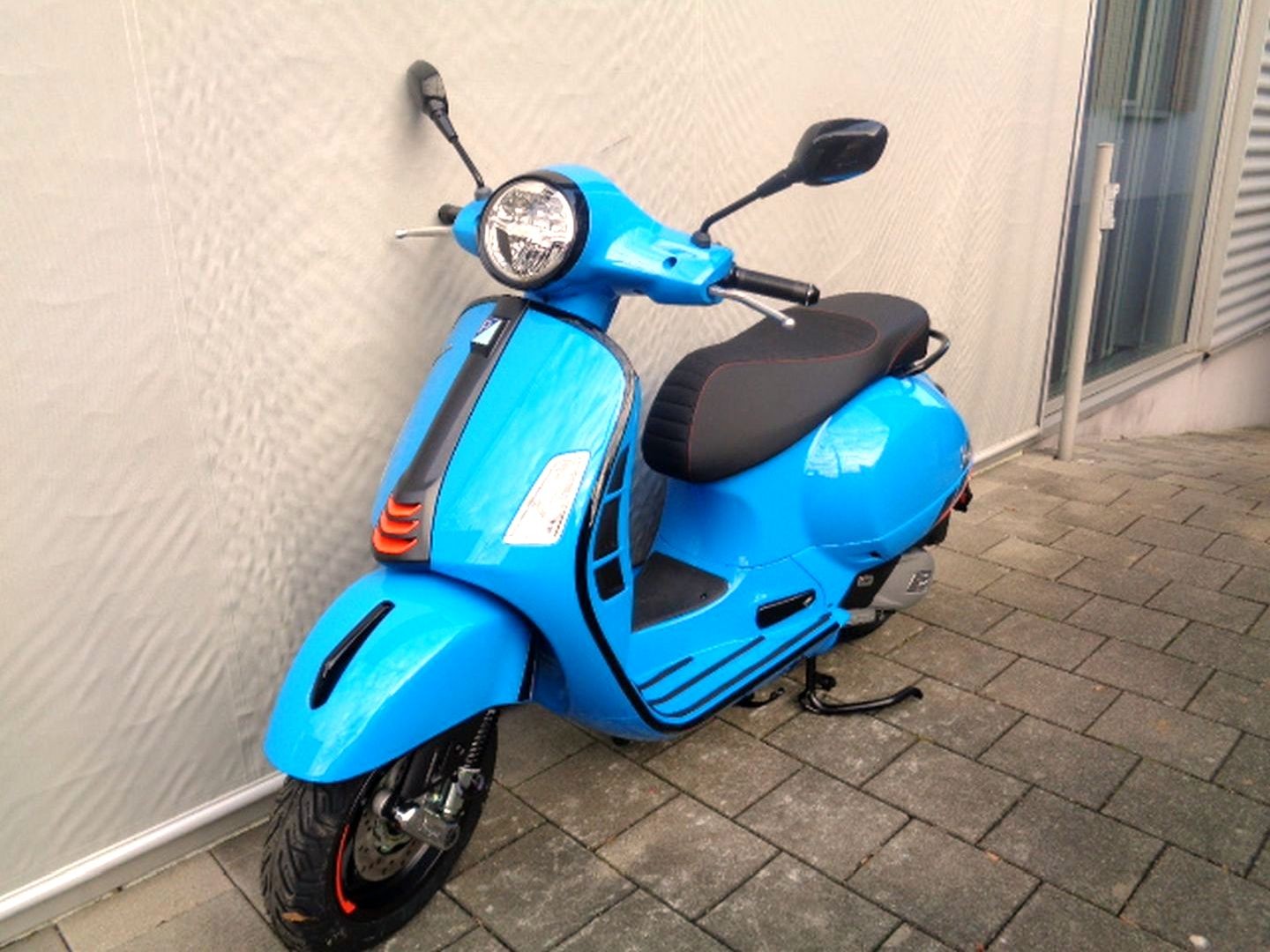 PIAGGIO VESPA GTS 125 RST SUPER SPORT-showroom-element-1
