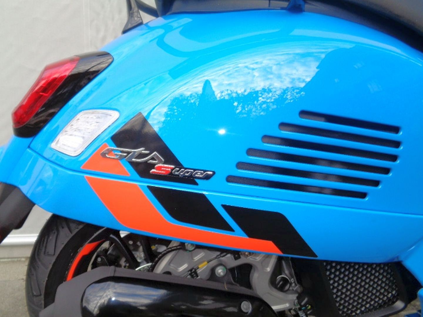 PIAGGIO VESPA GTS 125 RST SUPER SPORT-image-9