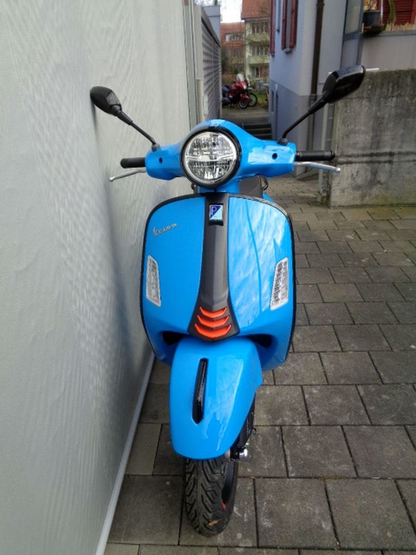 PIAGGIO VESPA GTS 125 RST SUPER SPORT-showroom-element-2
