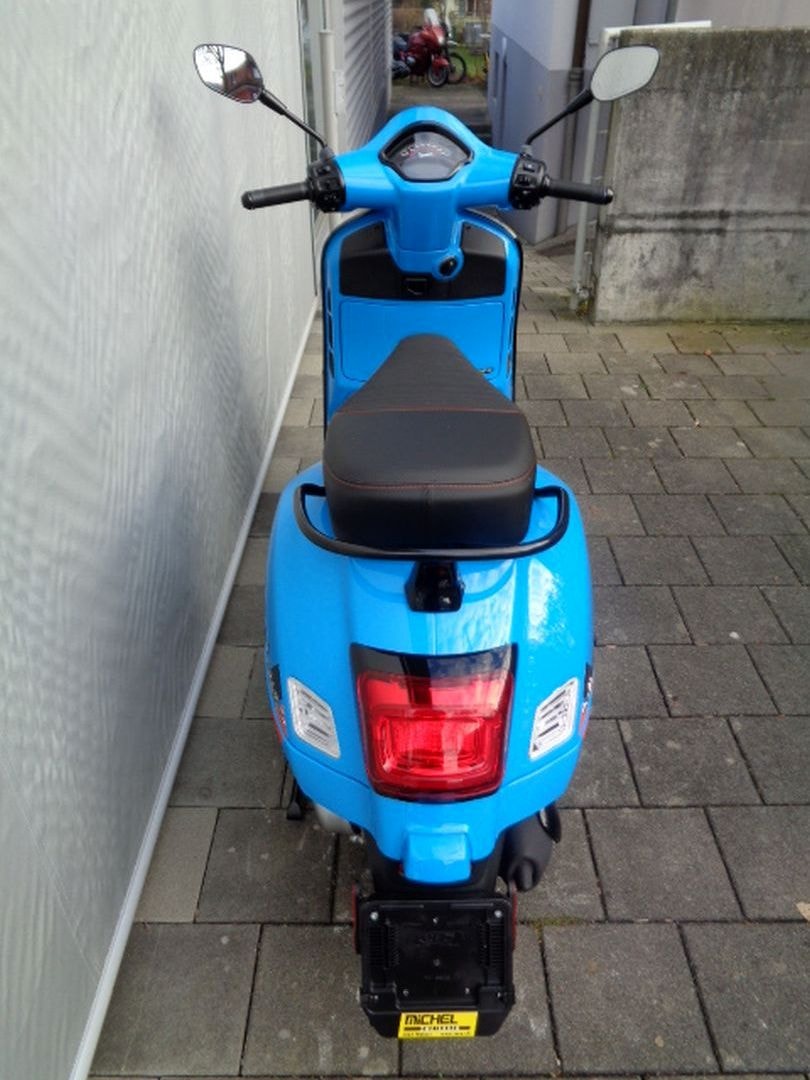 PIAGGIO VESPA GTS 125 RST SUPER SPORT-image-4