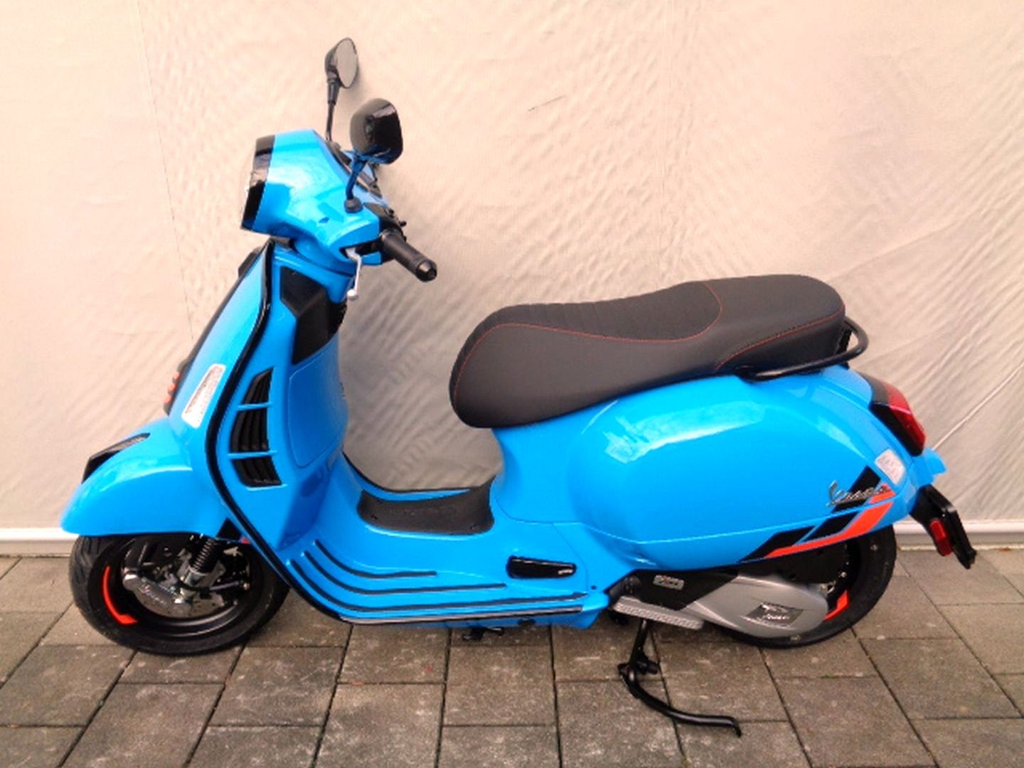 PIAGGIO VESPA GTS 125 RST SUPER SPORT