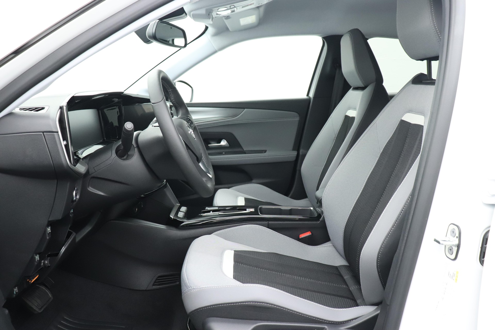 OPEL Mokka-e Elegance-showroom-element-3
