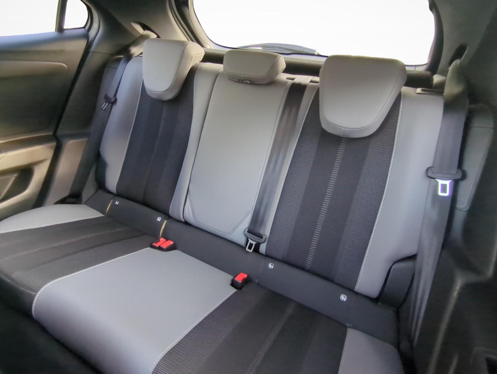OPEL Mokka-e Elegance-image-11