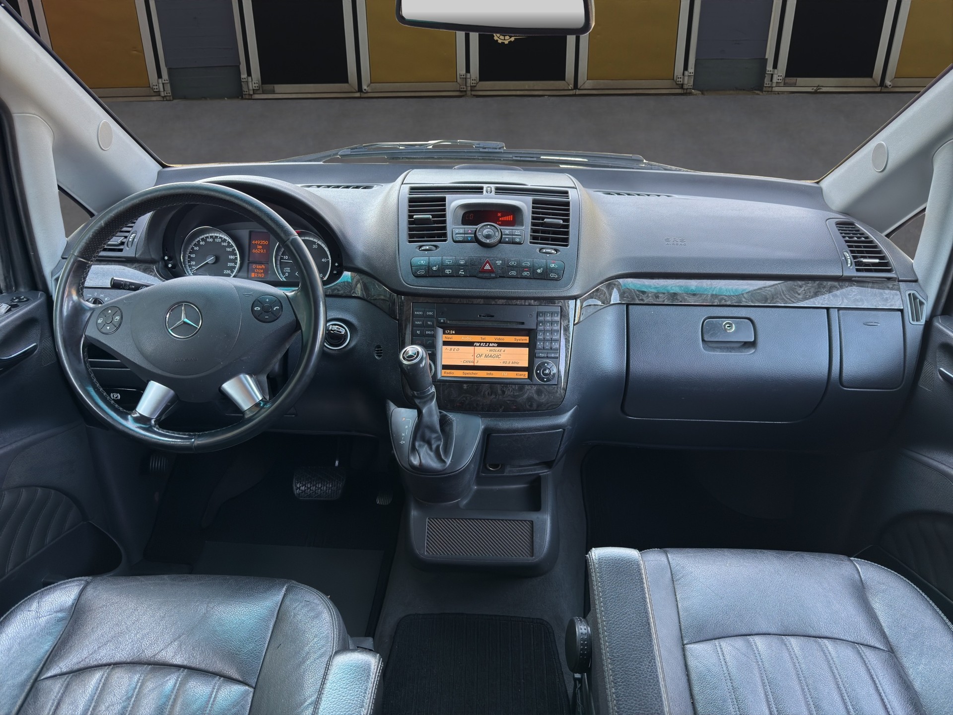 MERCEDES-BENZ Viano 2.2 CDI Blue Eff. Ambiente Ed. EL 4Matic A-image-11