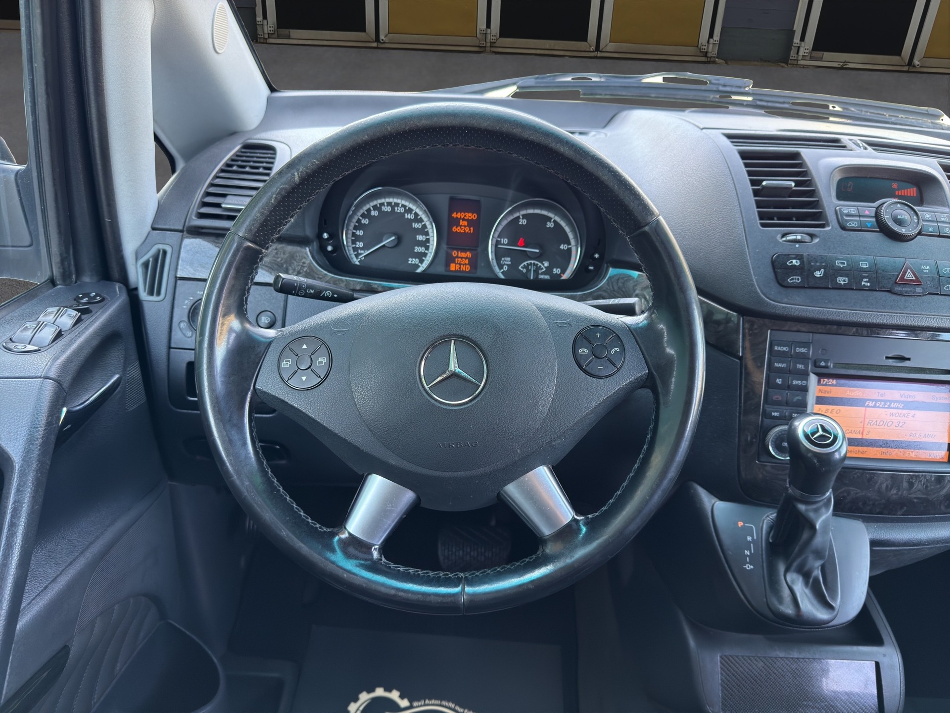 MERCEDES-BENZ Viano 2.2 CDI Blue Eff. Ambiente Ed. EL 4Matic A-image-12