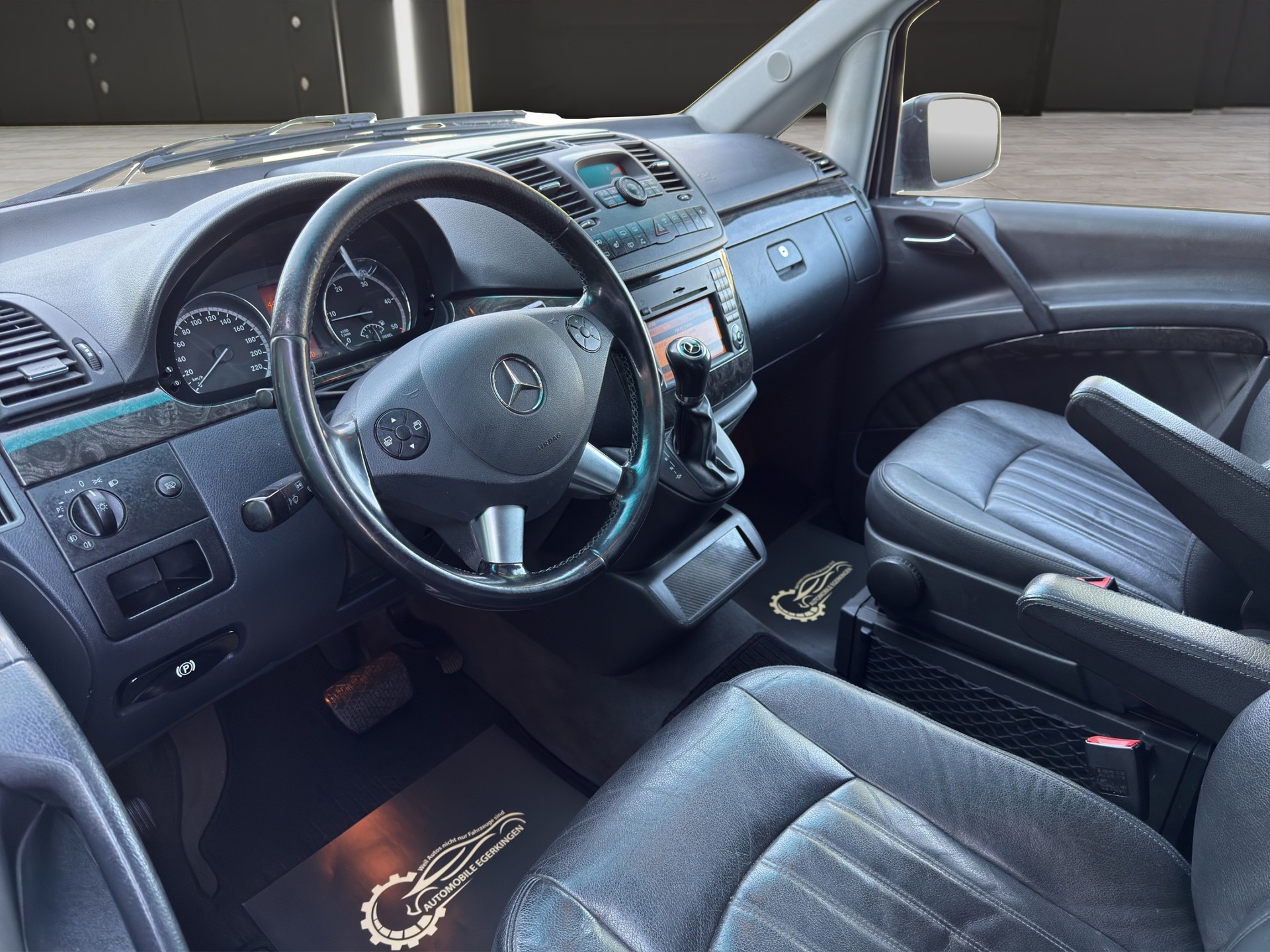 MERCEDES-BENZ Viano 2.2 CDI Blue Eff. Ambiente Ed. EL 4Matic A-image-8