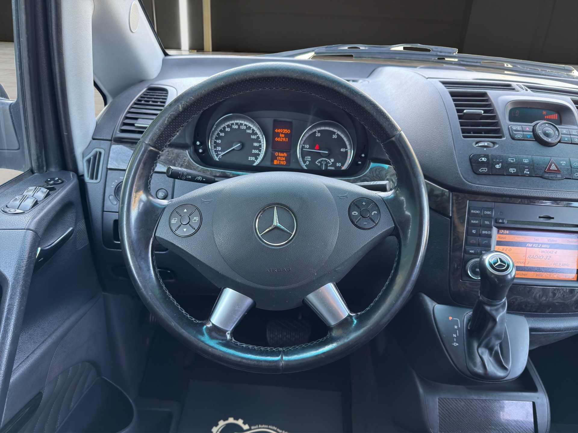 MERCEDES-BENZ Viano 2.2 CDI Blue Eff. Ambiente Ed. EL 4Matic A-image-12