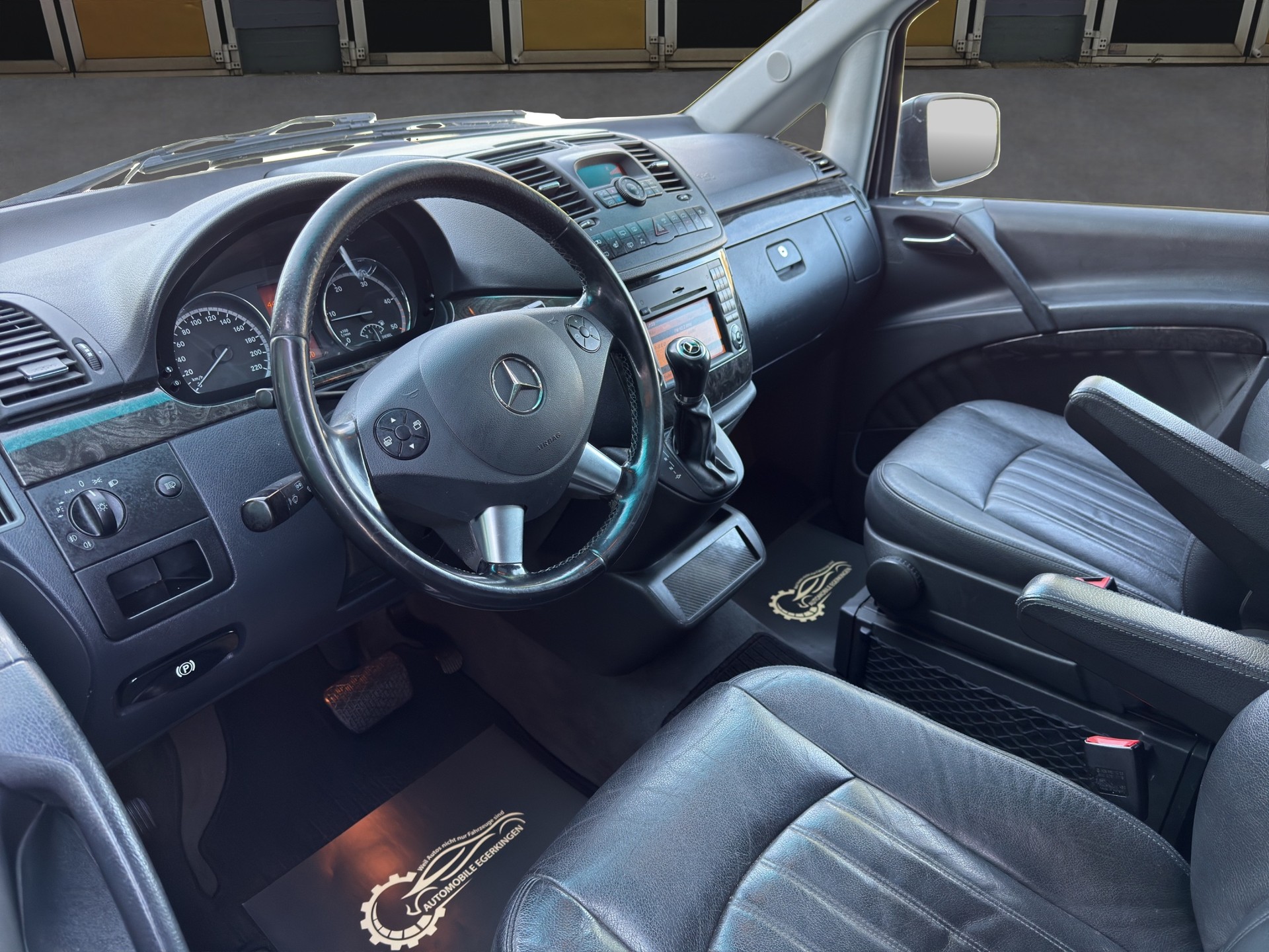 MERCEDES-BENZ Viano 2.2 CDI Blue Eff. Ambiente Ed. EL 4Matic A-image-8
