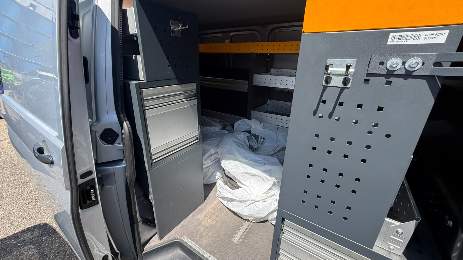 VW T6.1 2.0 TDI EINBAU-SCHRÄNKE 3200 KG!!!-image-25