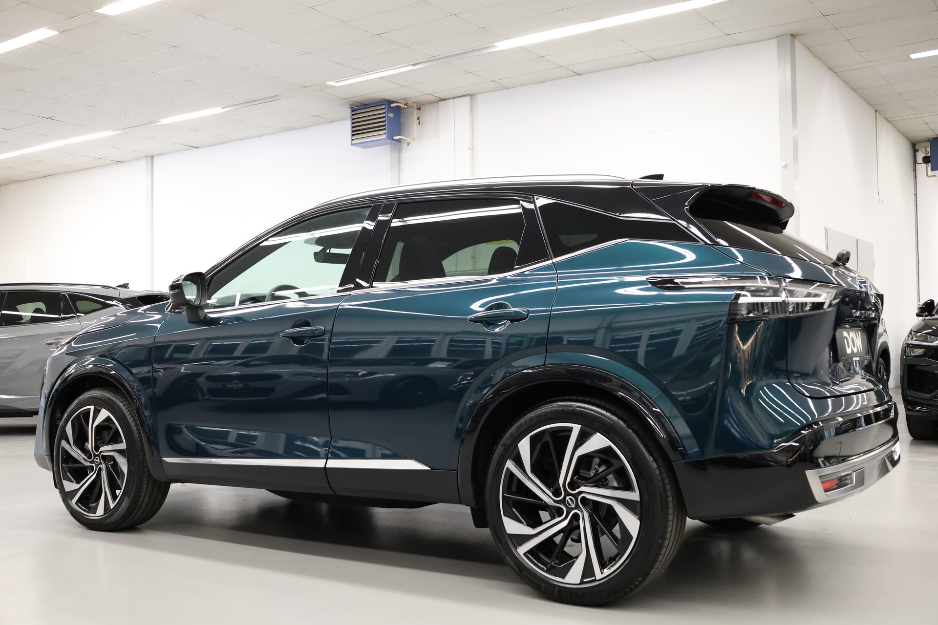 NISSAN Qashqai 1.3 DIG-T Tekna+ 4x4-image-8