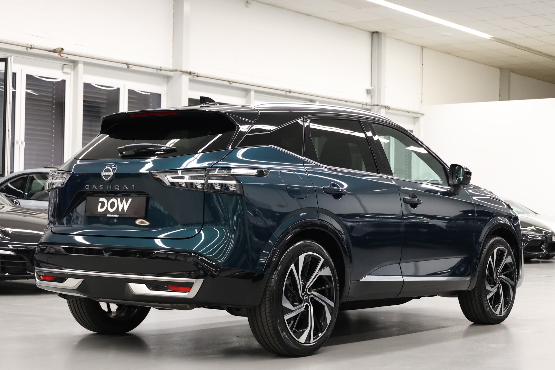 NISSAN Qashqai 1.3 DIG-T Tekna+ 4x4-image-7