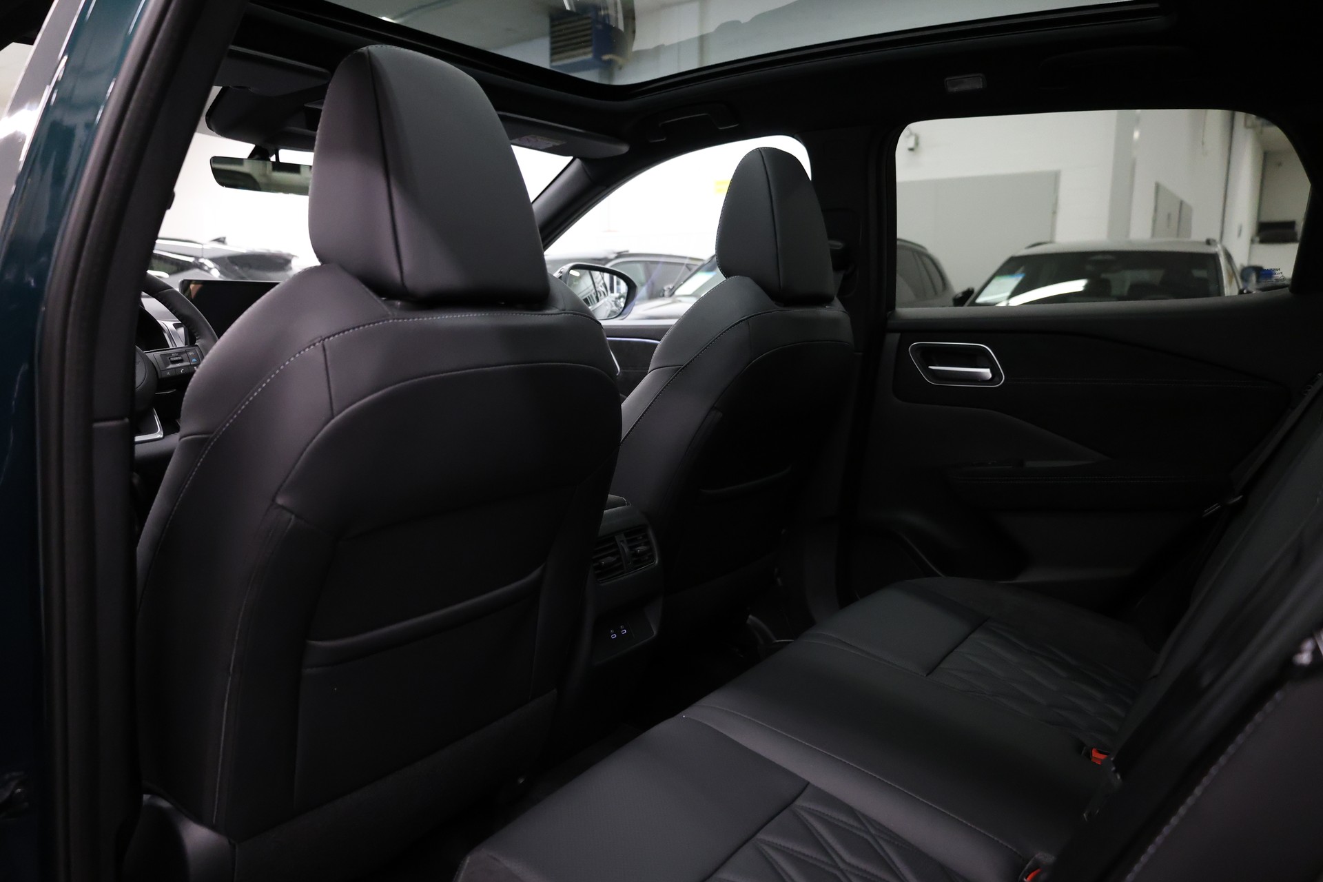 NISSAN Qashqai 1.3 DIG-T Tekna+ 4x4-image-26