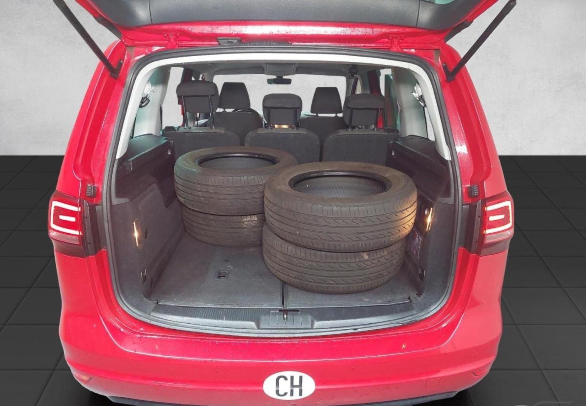 VW Sharan 2.0 TDI BMT Comfortline DSG-image-12