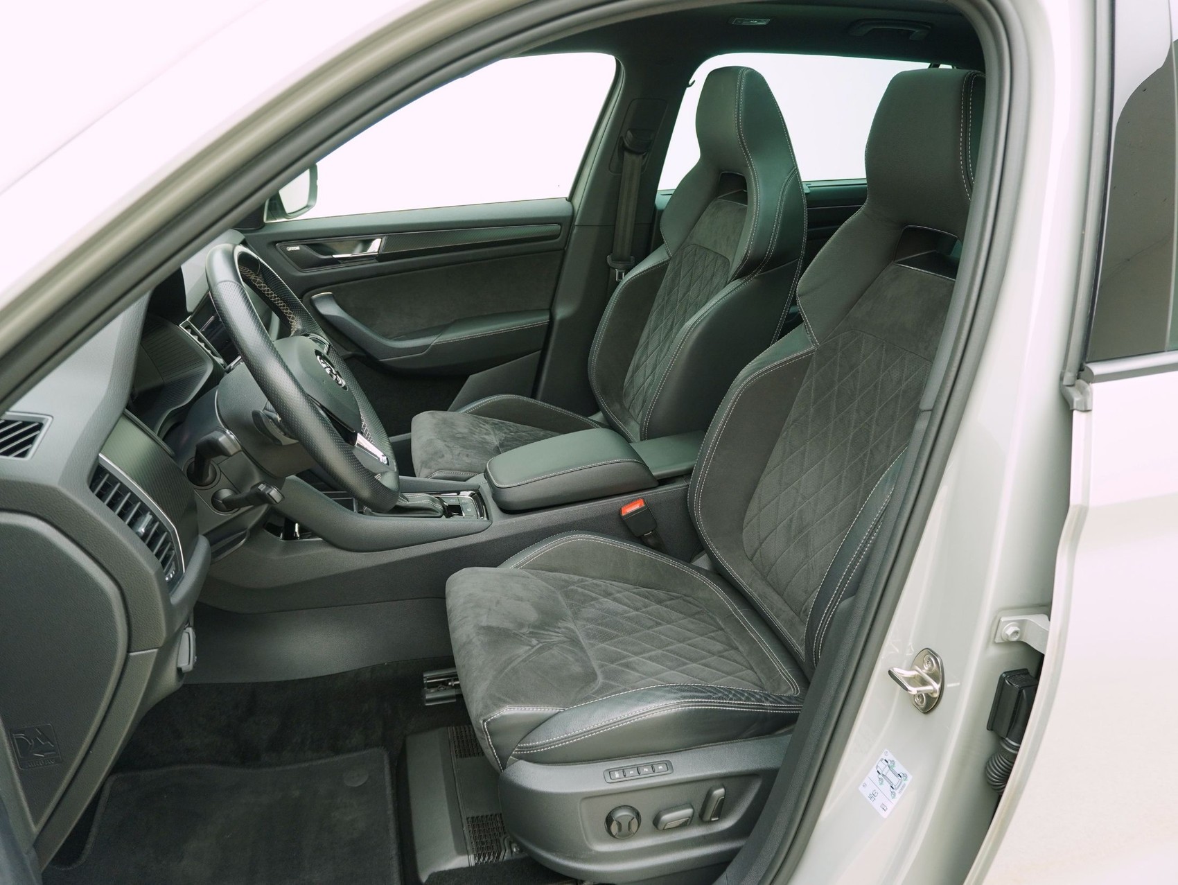 SKODA Kodiaq 2.0 TSI DSG Sport Line 4X4-image-8