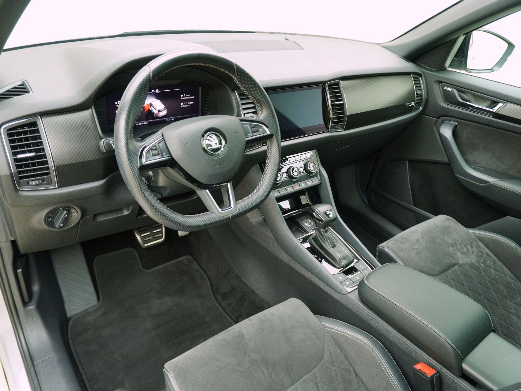SKODA Kodiaq 2.0 TSI DSG Sport Line 4X4-image-9