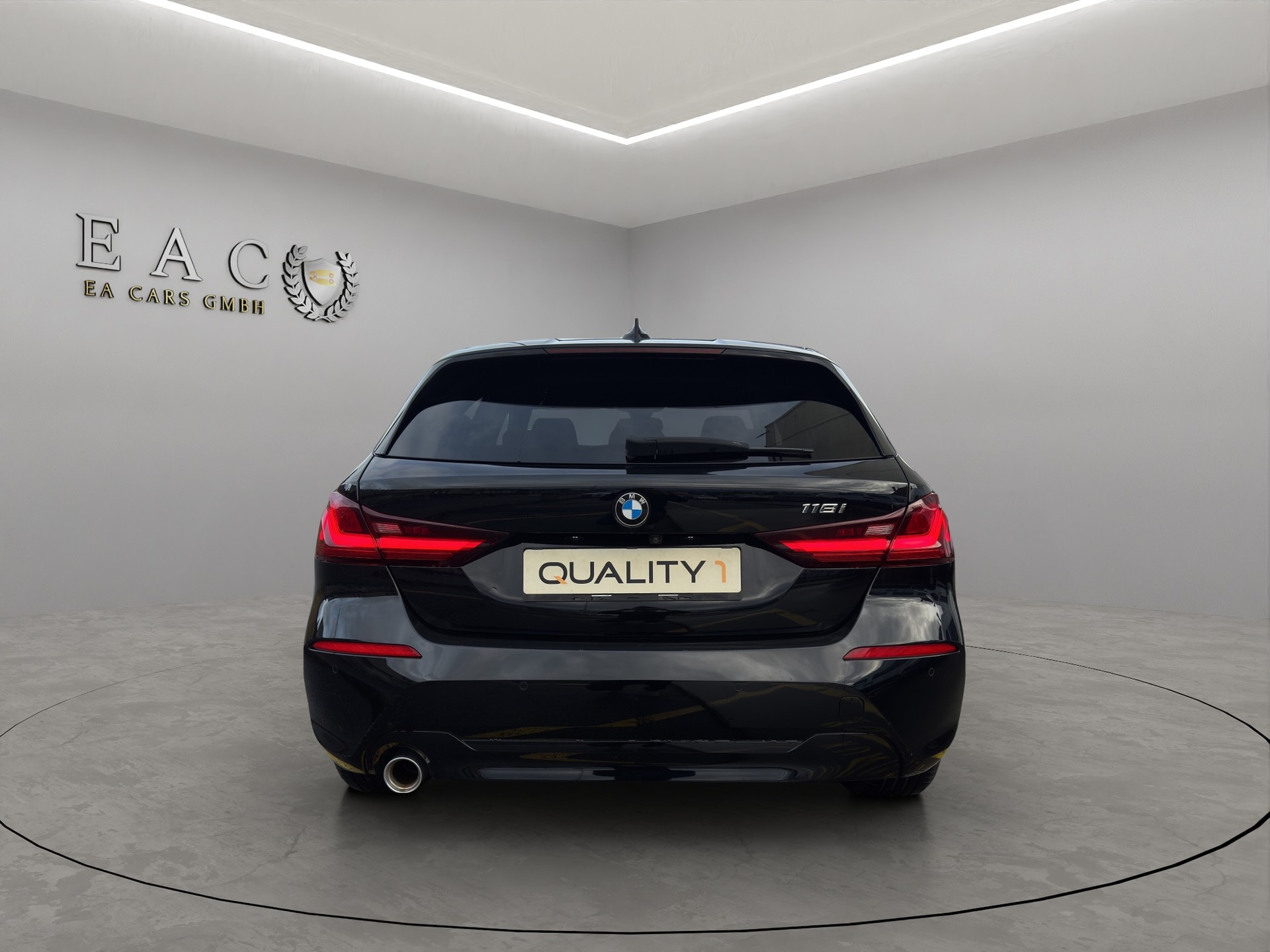 BMW 118i Essential Edition Steptronic-image-3