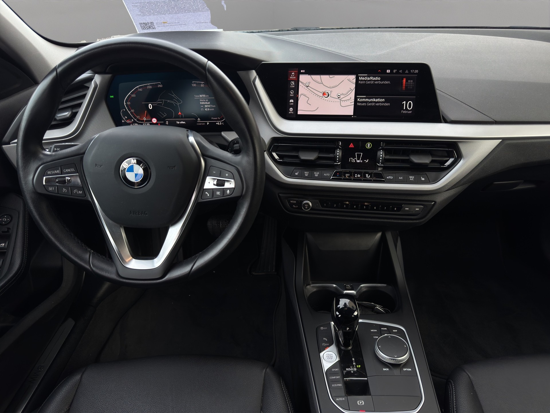 BMW 118i Essential Edition Steptronic-image-11