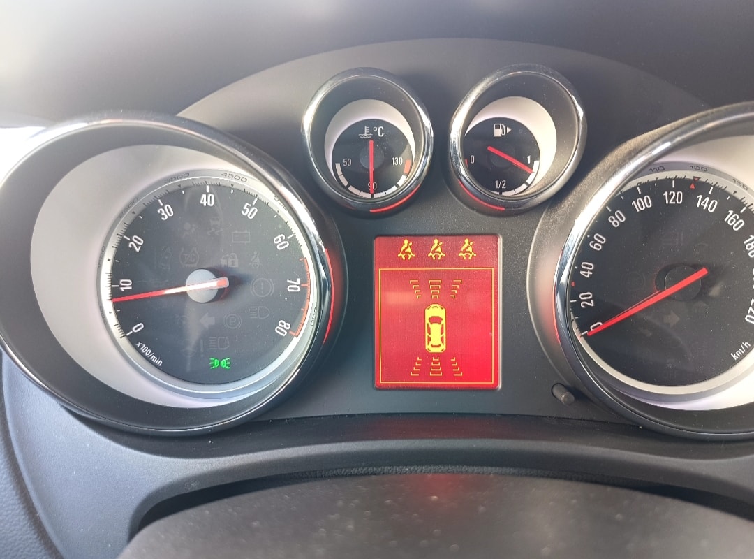 OPEL Meriva 1.4 Turbo Cosmo Automatic-image-7