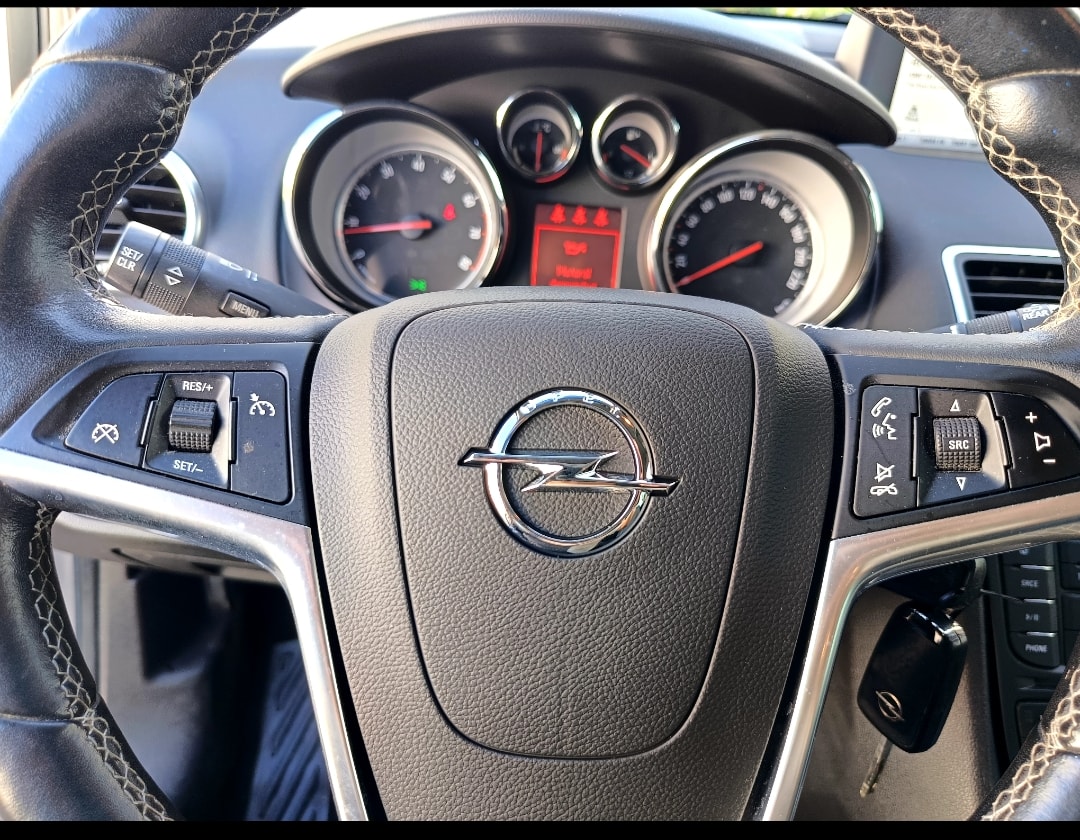 OPEL Meriva 1.4 Turbo Cosmo Automatic-image-10
