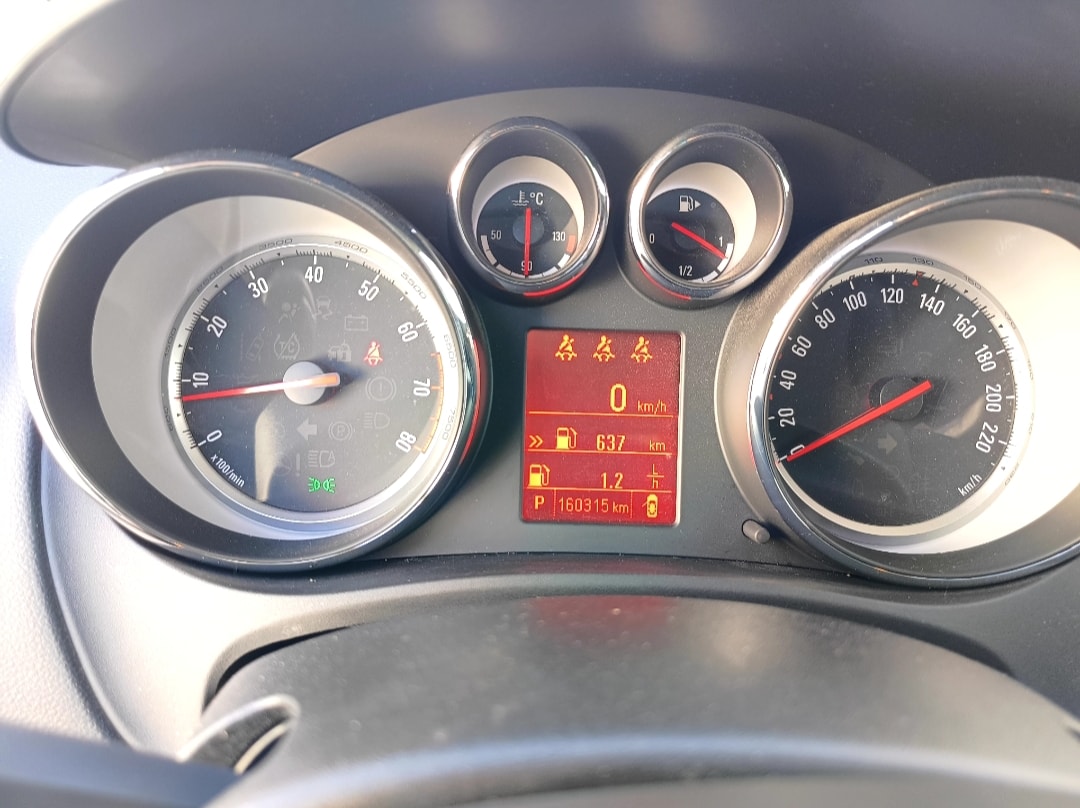 OPEL Meriva 1.4 Turbo Cosmo Automatic-image-11