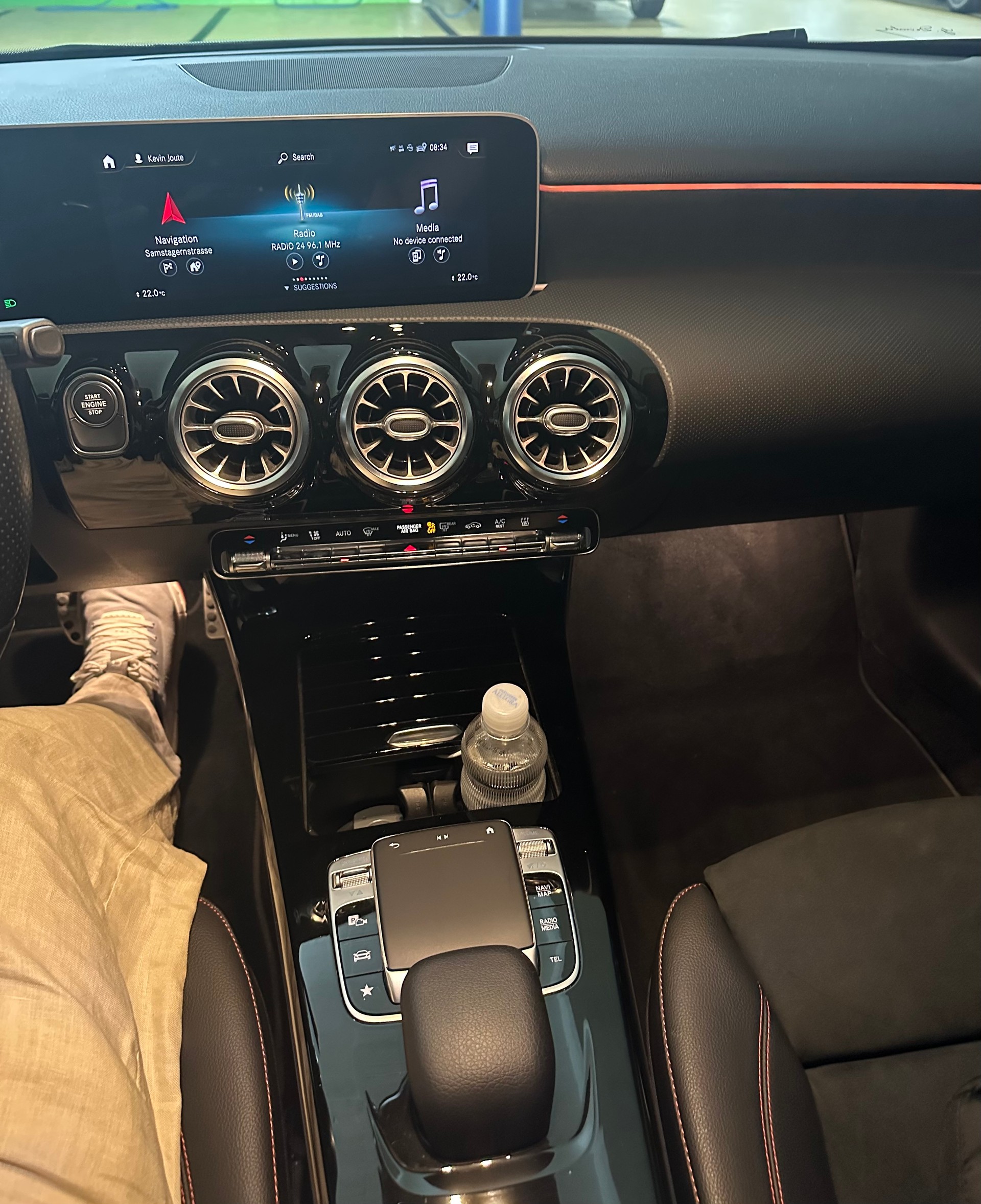MERCEDES-BENZ A250e AMG Line 8G-DCT (Plugin Hybrid)-image-16