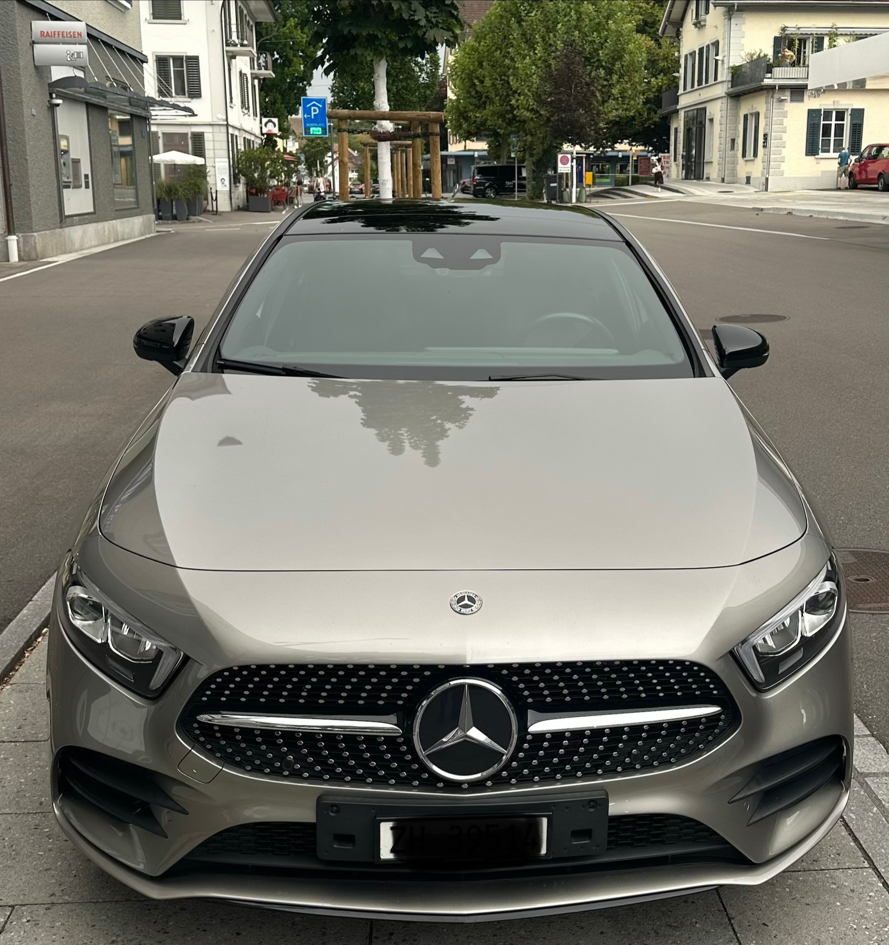 MERCEDES-BENZ A250e AMG Line 8G-DCT (Plugin Hybrid)-image-2