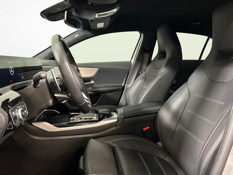 MERCEDES-BENZ A250e AMG Line 8G-DCT (Plugin Hybrid)-image-12