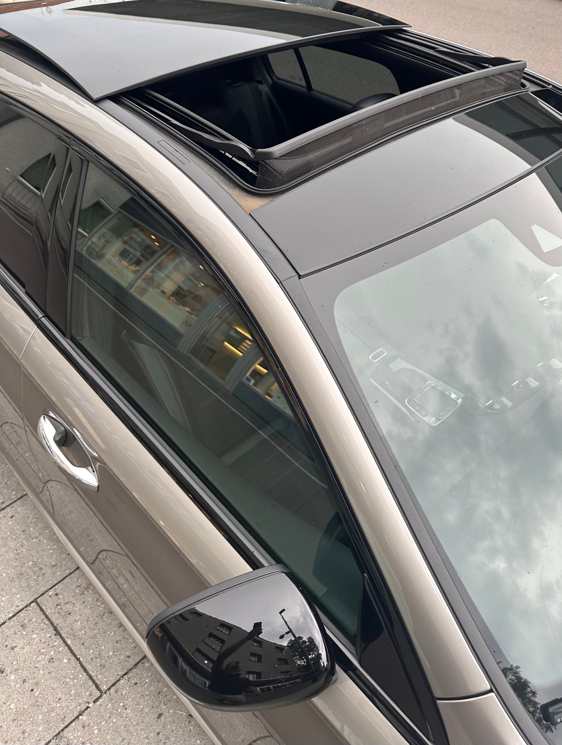 MERCEDES-BENZ A250e AMG Line 8G-DCT (Plugin Hybrid)-image-13