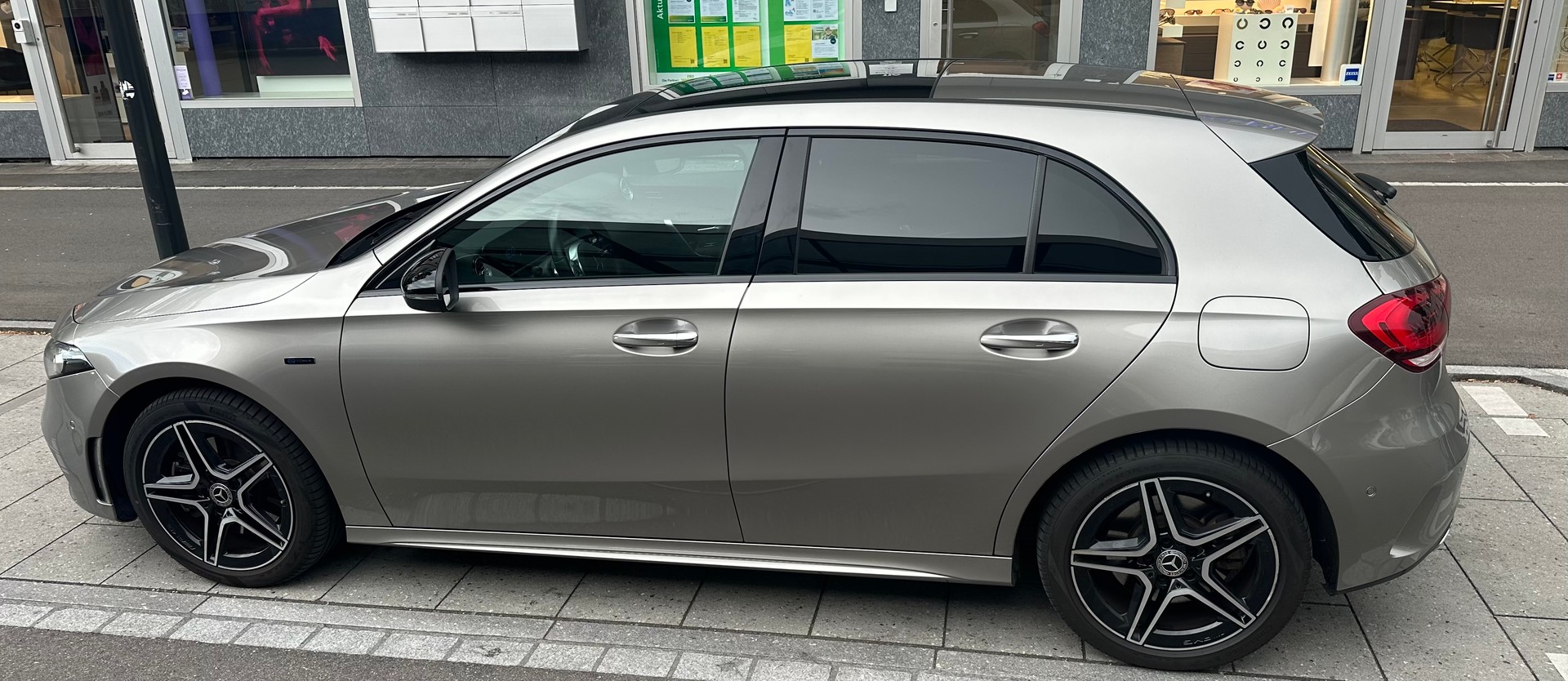 MERCEDES-BENZ A250e AMG Line 8G-DCT (Plugin Hybrid)-image-7
