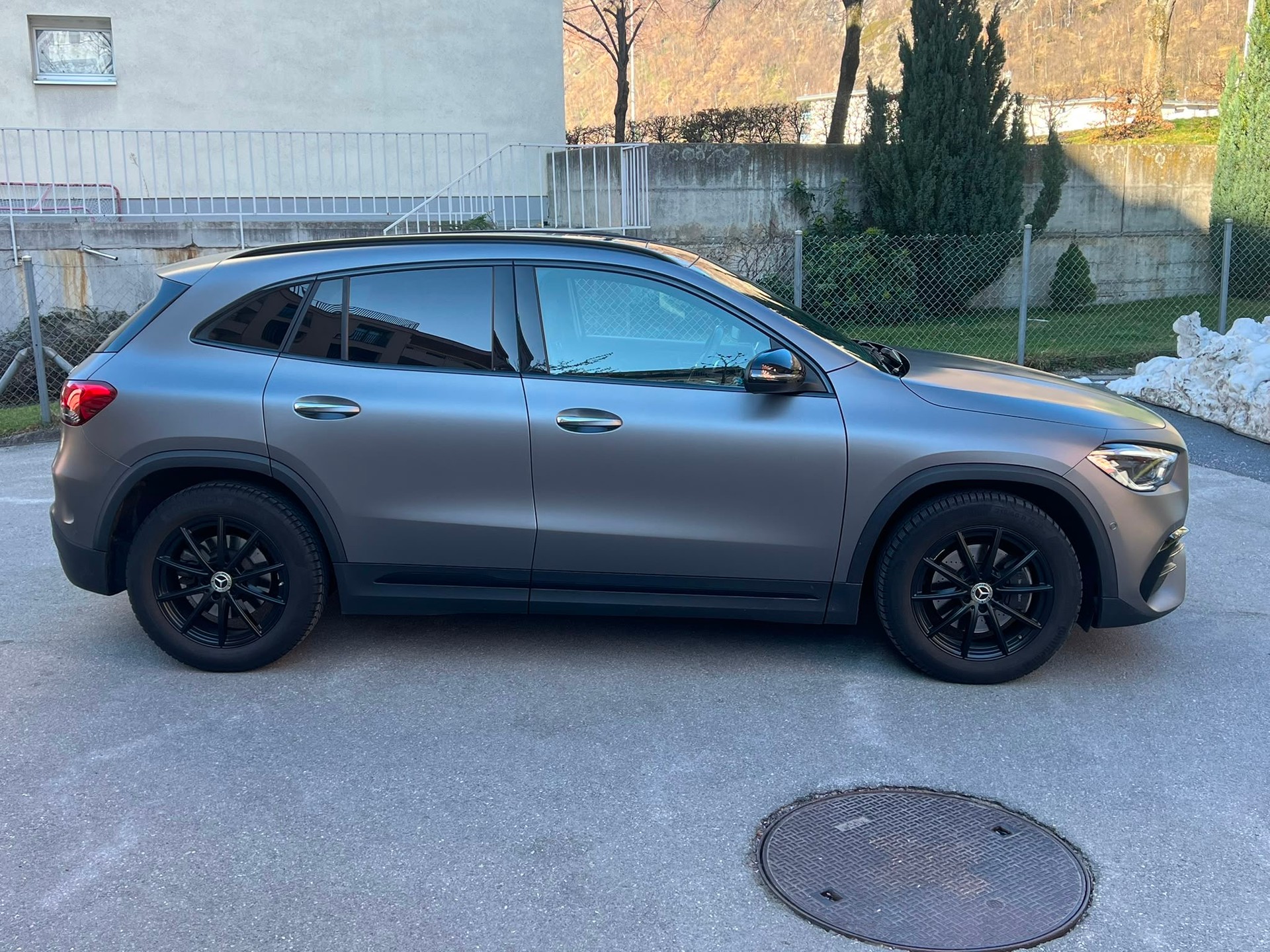 MERCEDES-BENZ GLA 220d 4Matic AMG Line 8G-DCT-image-3