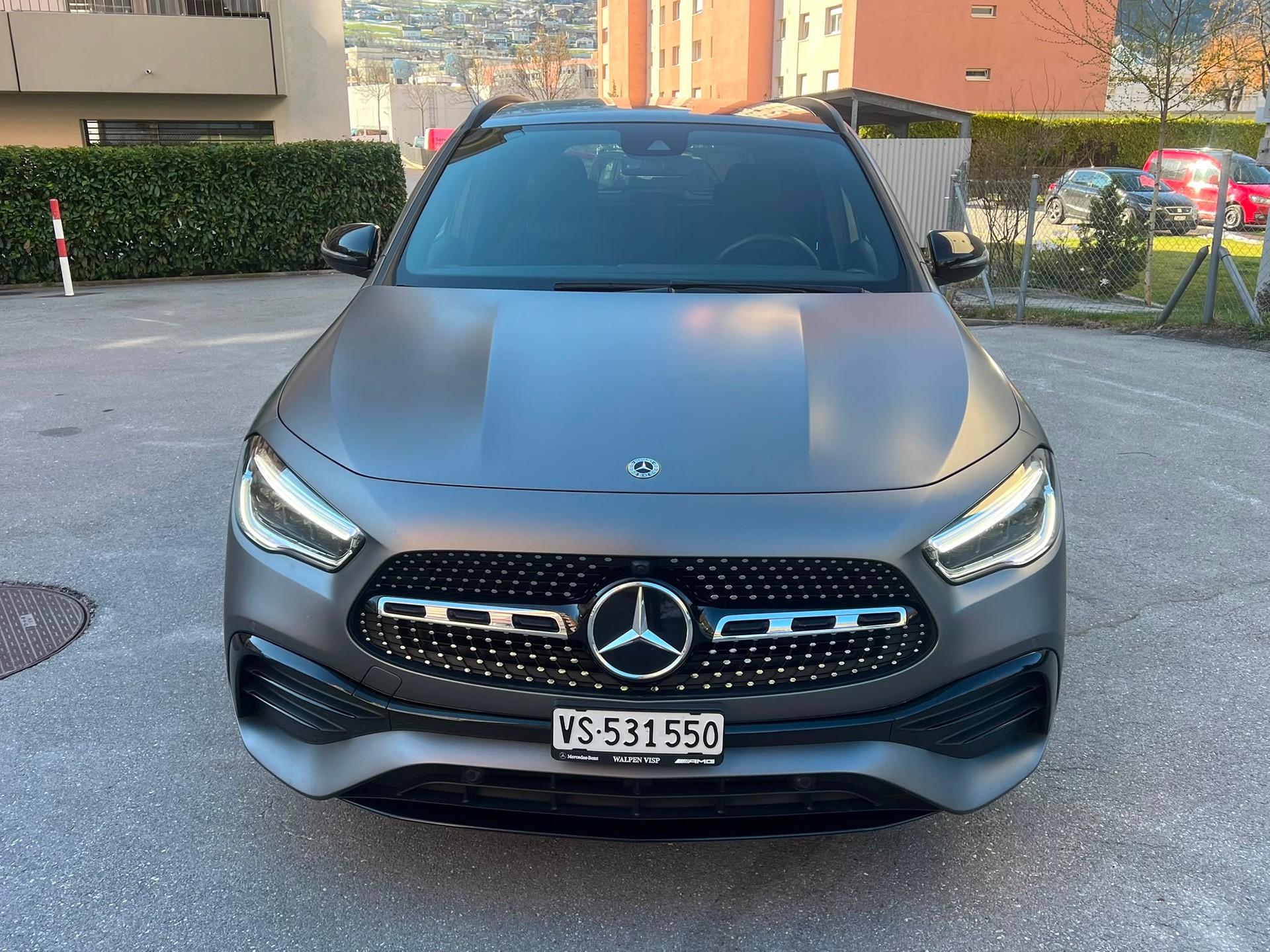 MERCEDES-BENZ GLA 220d 4Matic AMG Line 8G-DCT-image-2