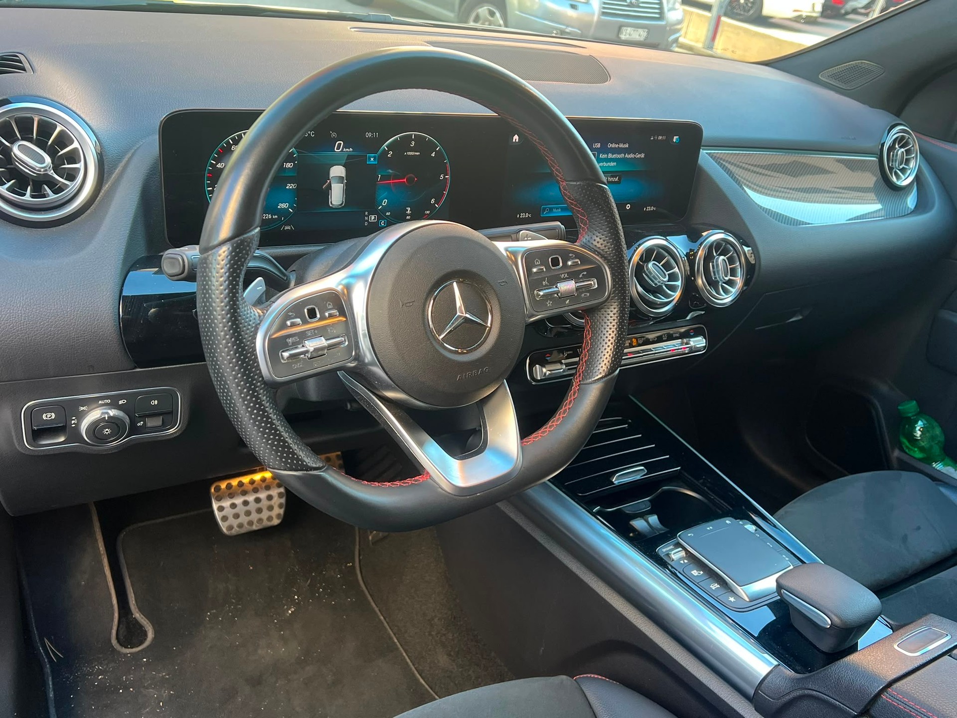 MERCEDES-BENZ GLA 220d 4Matic AMG Line 8G-DCT-image-7