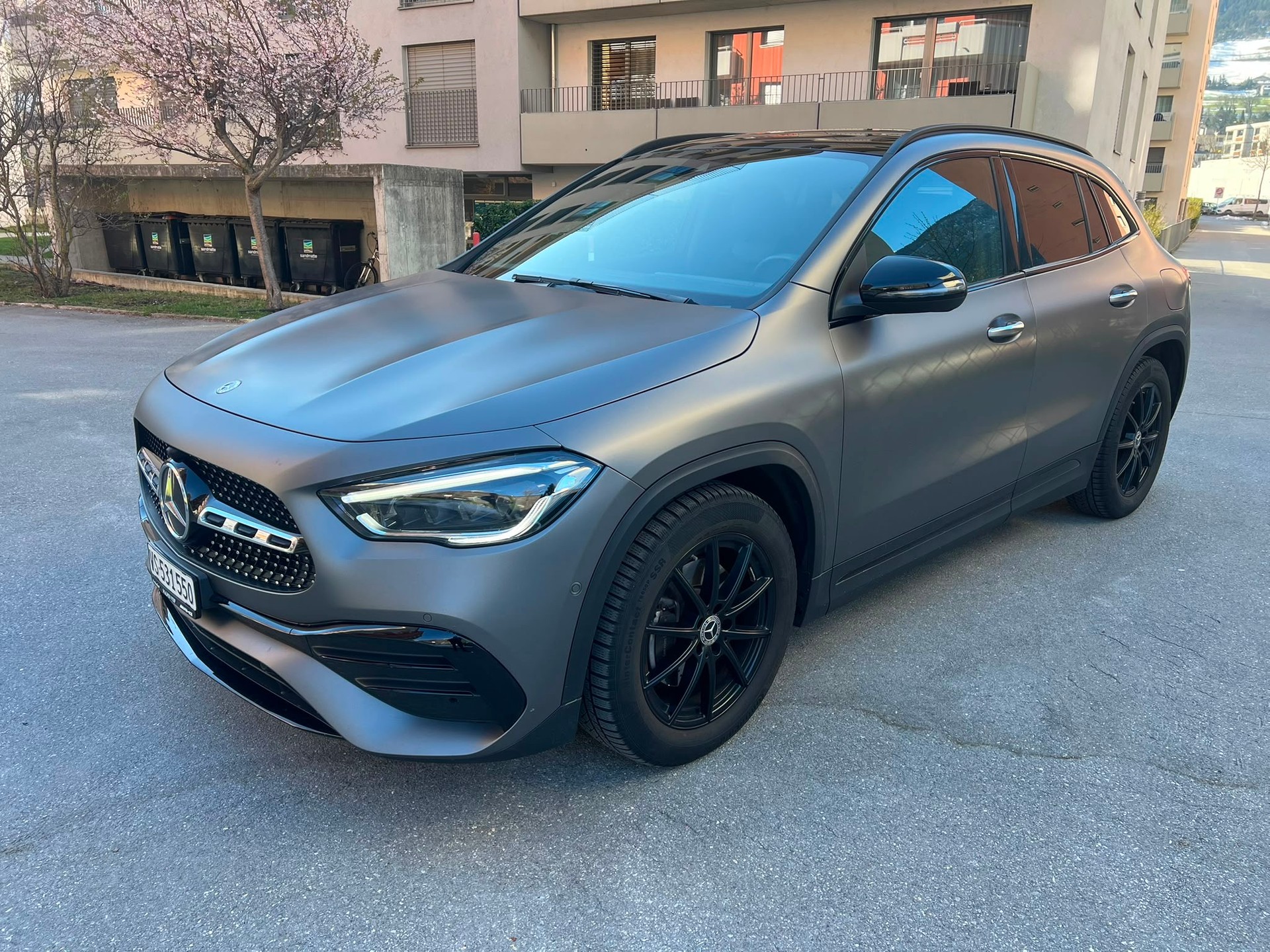 MERCEDES-BENZ GLA 220d 4Matic AMG Line 8G-DCT-image-1