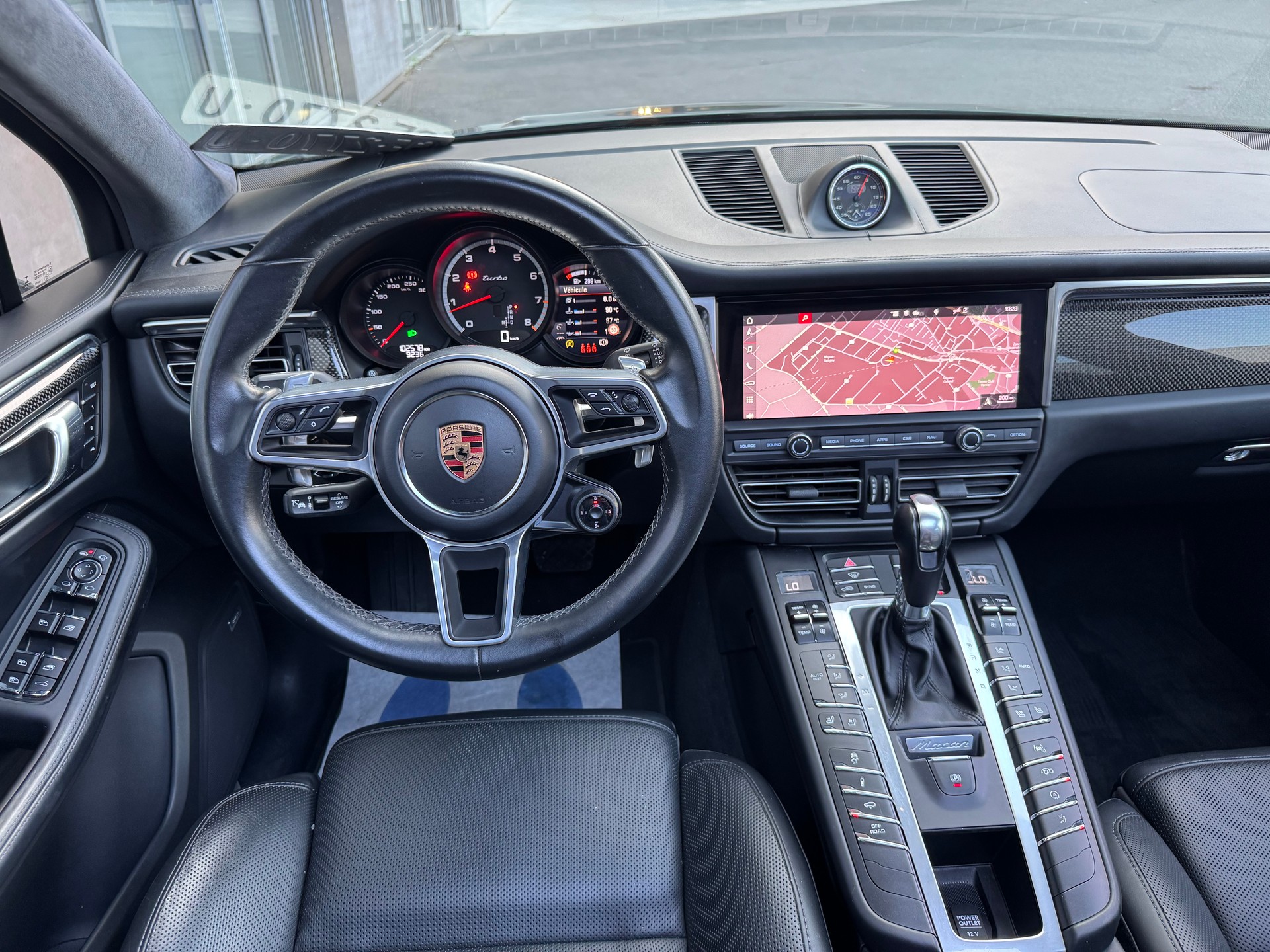 PORSCHE Macan Turbo PACK CARBON PDK-image-9