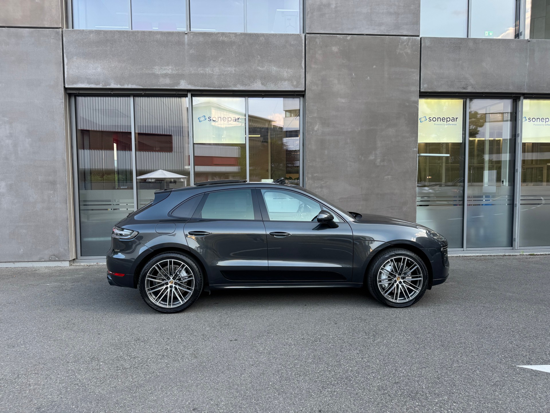 PORSCHE Macan Turbo PACK CARBON PDK-image-6