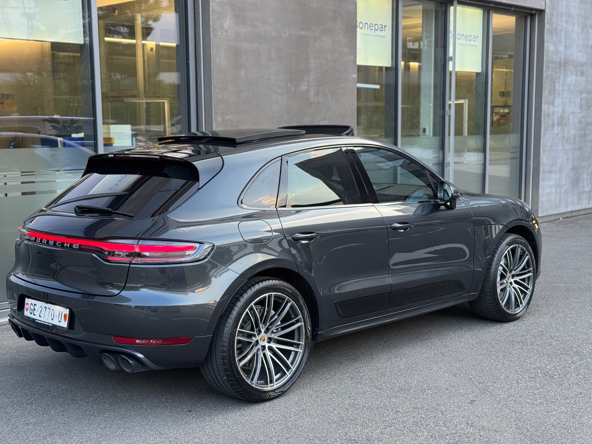 PORSCHE Macan Turbo PACK CARBON PDK-image-5