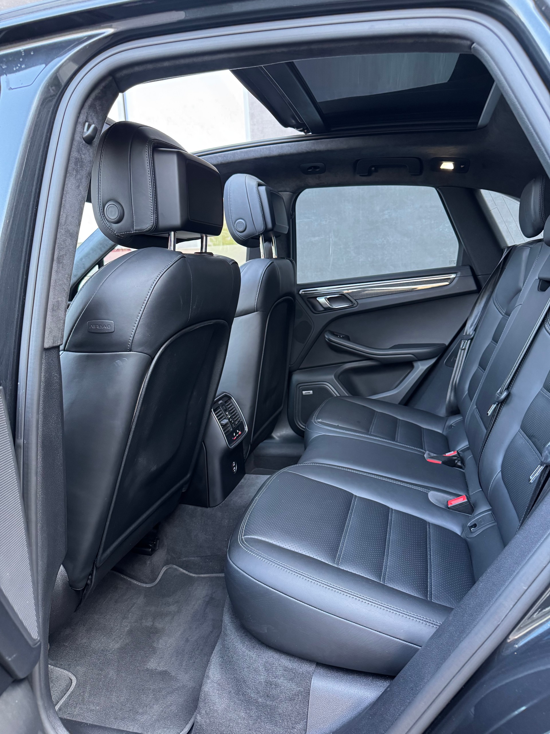 PORSCHE Macan Turbo PACK CARBON PDK-image-15